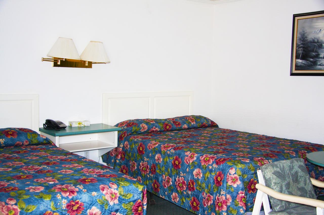 Springs Motor Inn Wainwright Extérieur photo