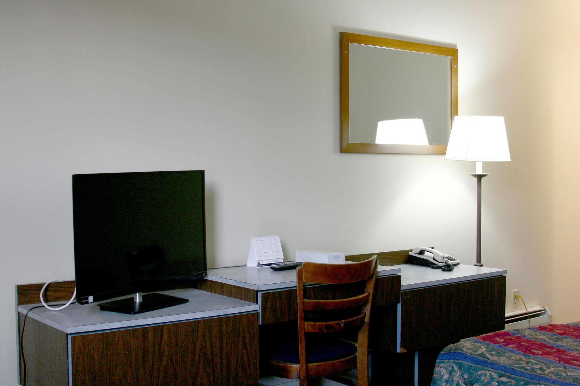 Springs Motor Inn Wainwright Extérieur photo