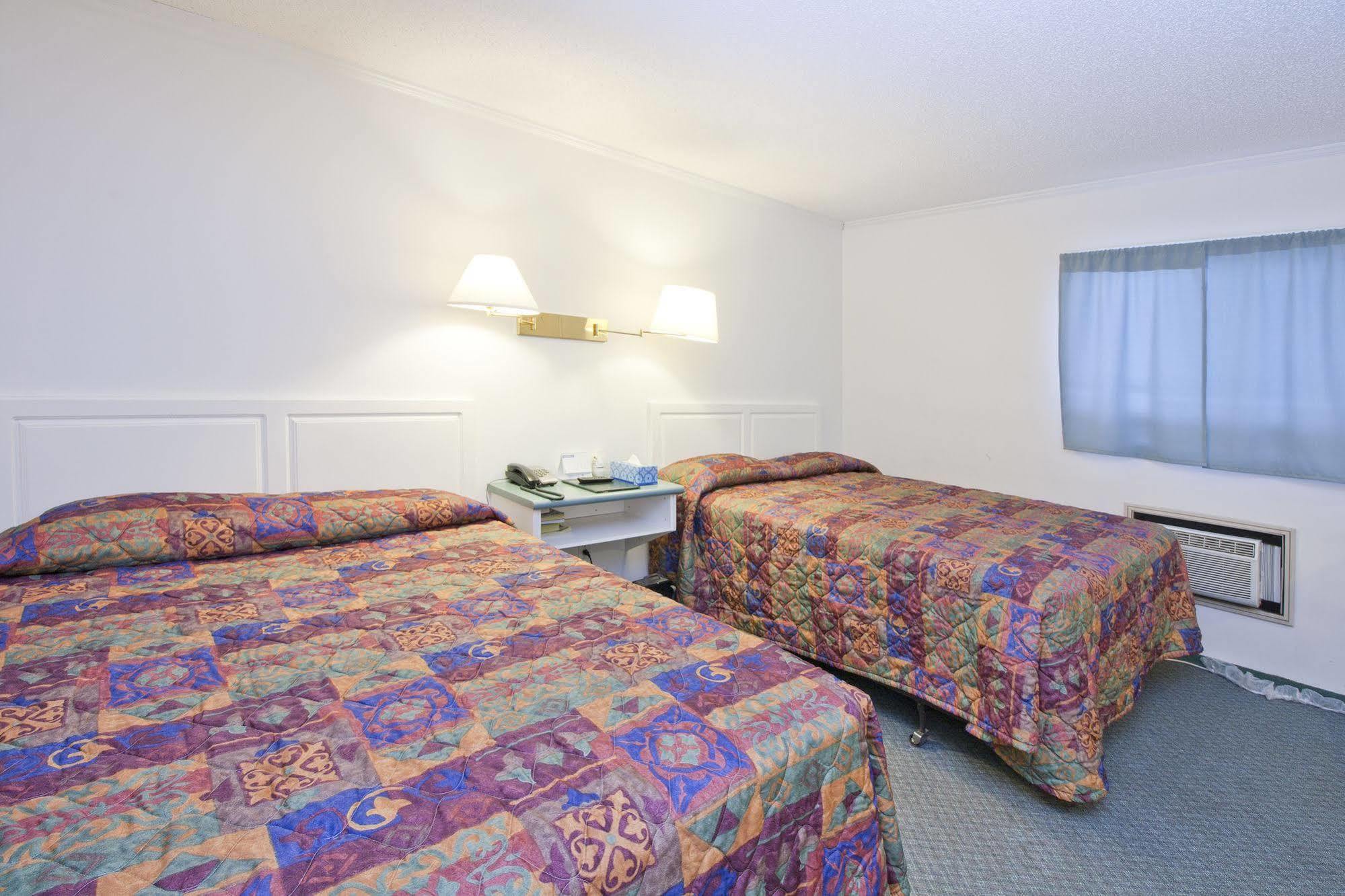 Springs Motor Inn Wainwright Extérieur photo