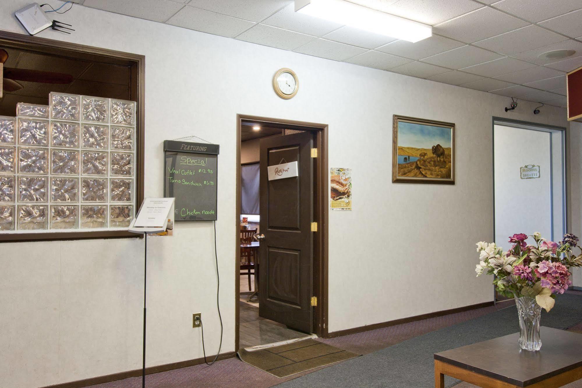 Springs Motor Inn Wainwright Extérieur photo