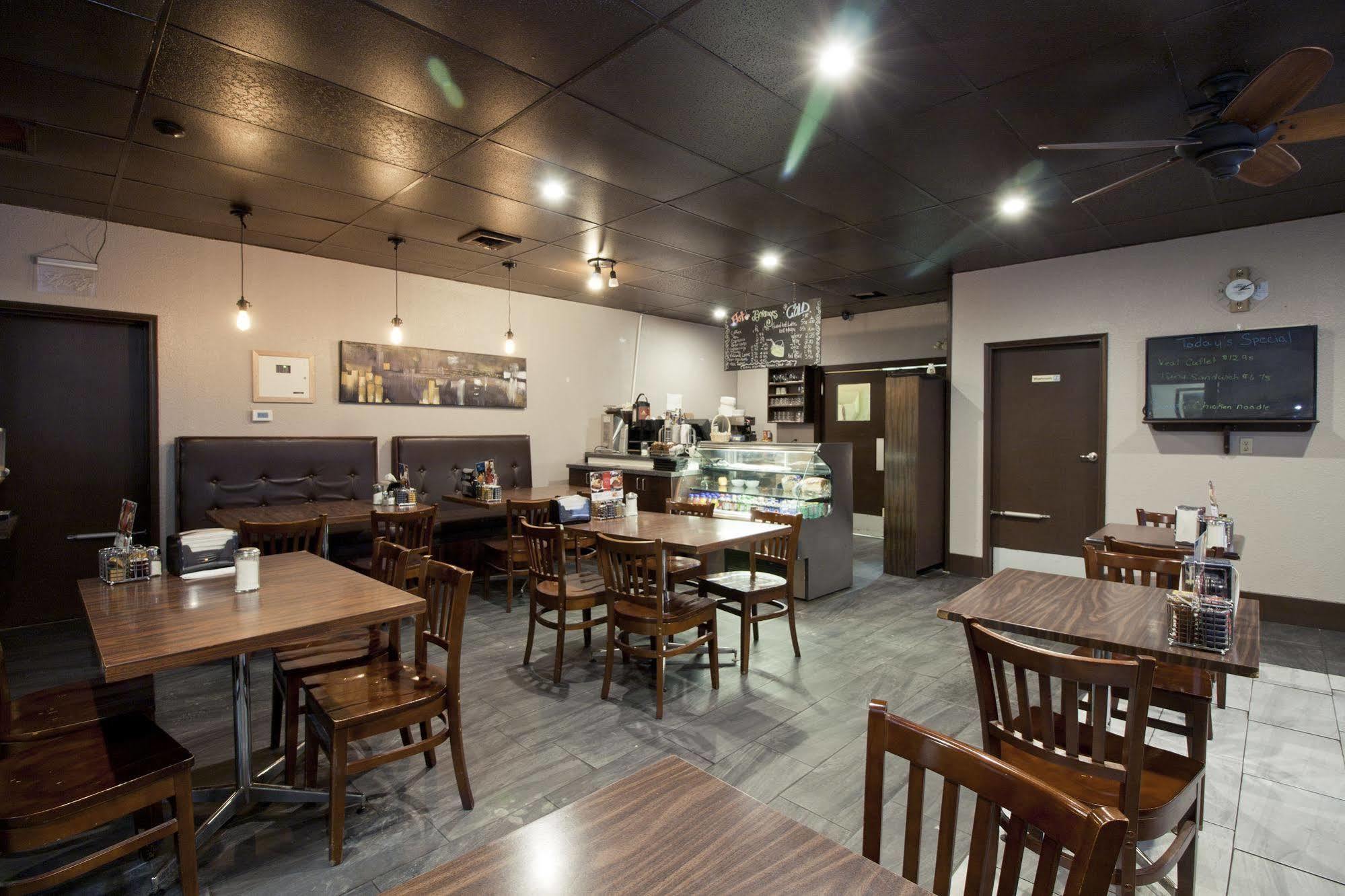 Springs Motor Inn Wainwright Extérieur photo
